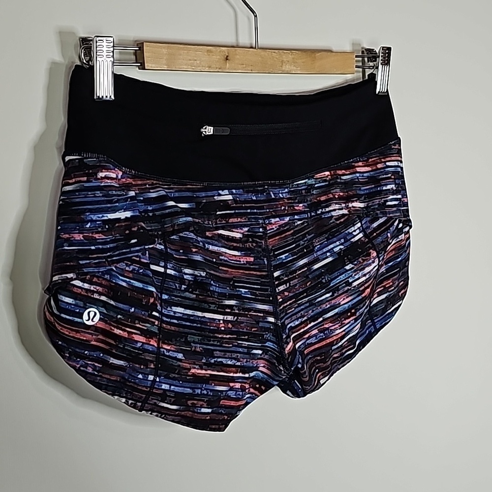 LULULEMON size 4 hinshu alpine white multi/black speed up athletic shorts